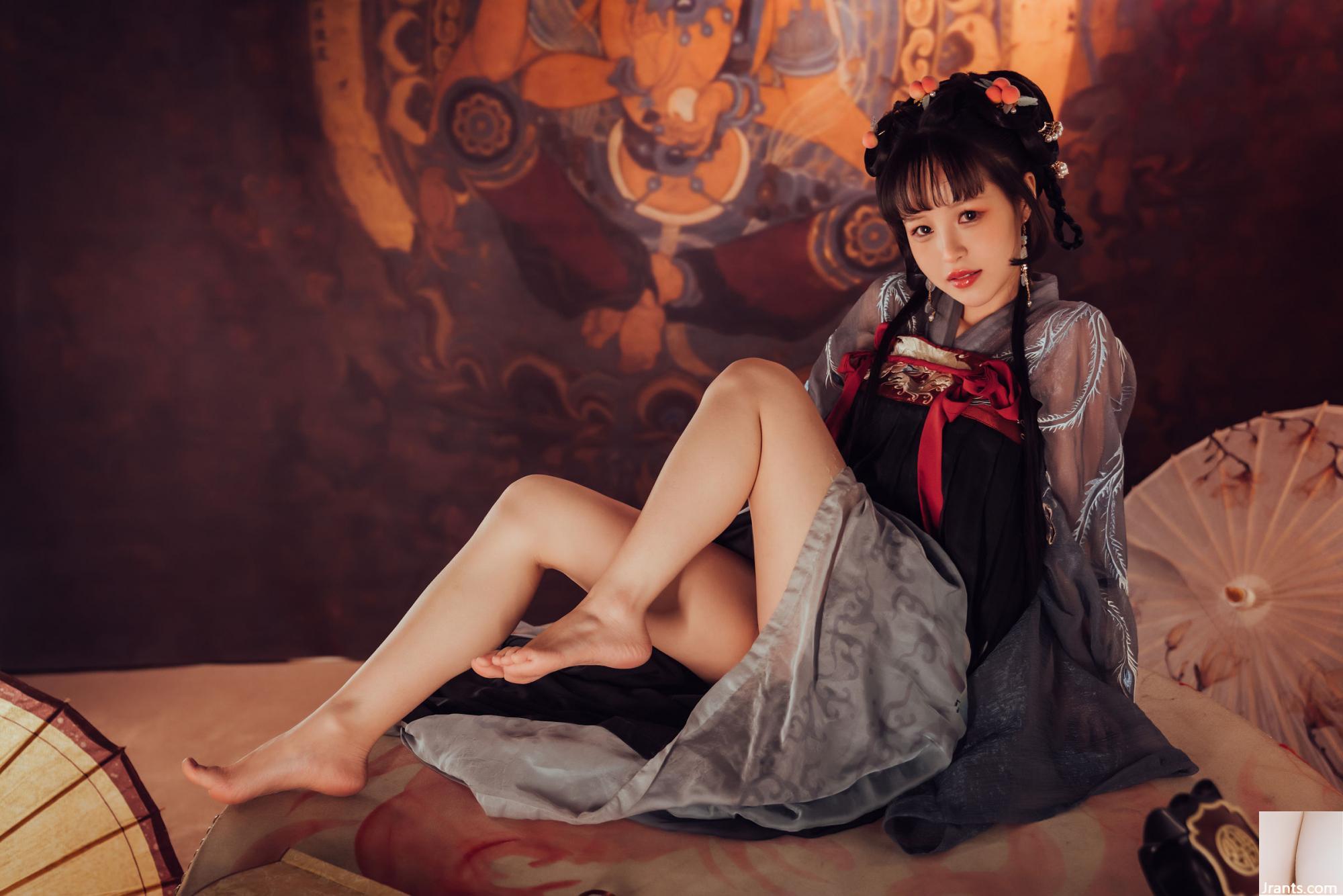 ZZ Dazzled &#8220;Pipa Jing Little&#8221; (100p)
