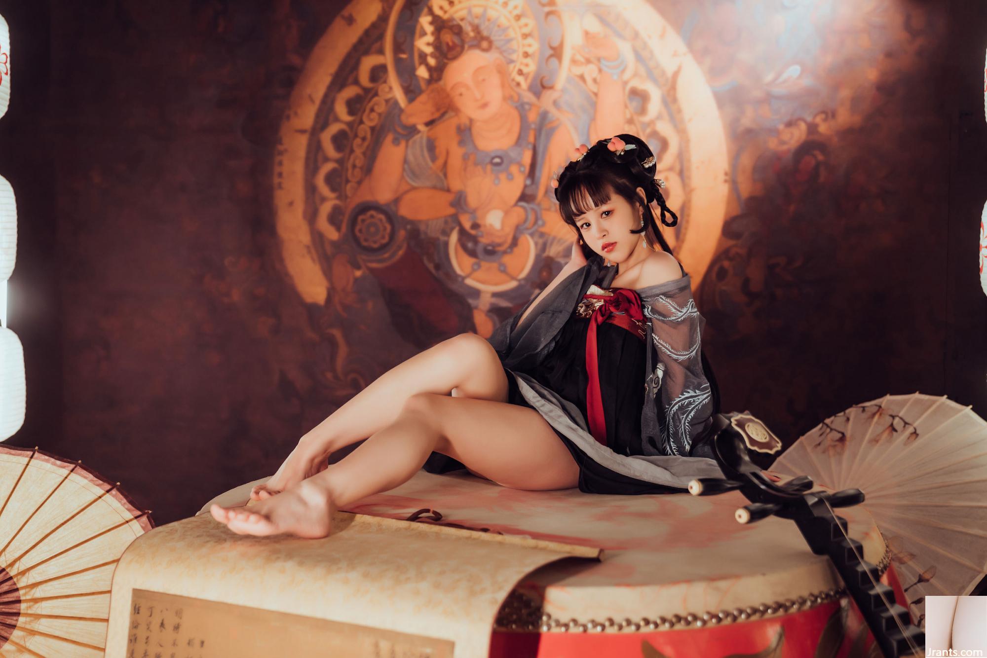 ZZ Dazzled &#8220;Pipa Jing Little&#8221; (100p)