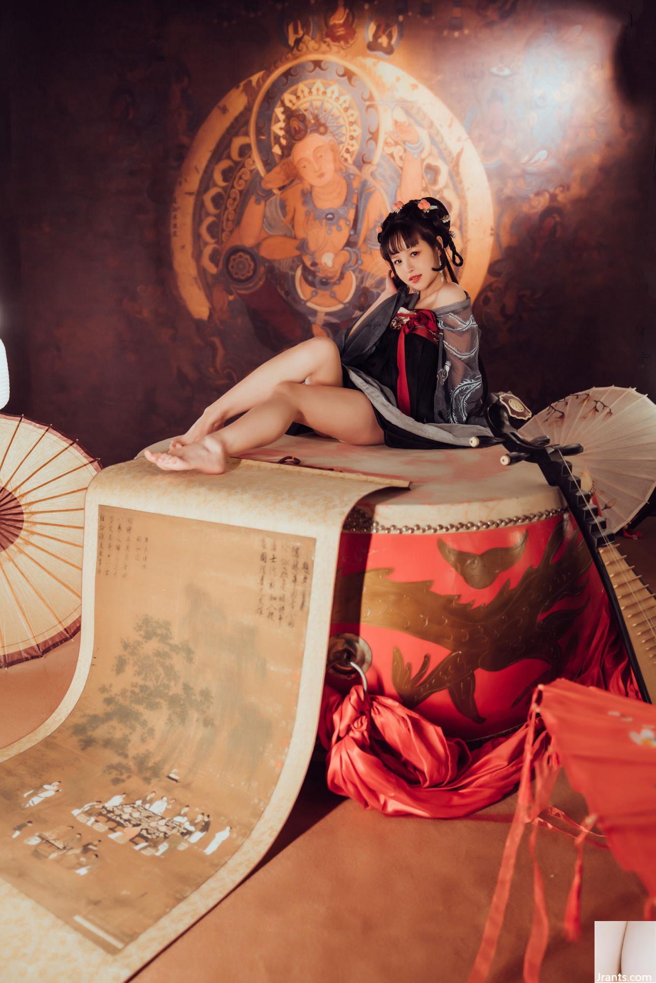 ZZ Dazzled &#8220;Pipa Jing Little&#8221; (100p)