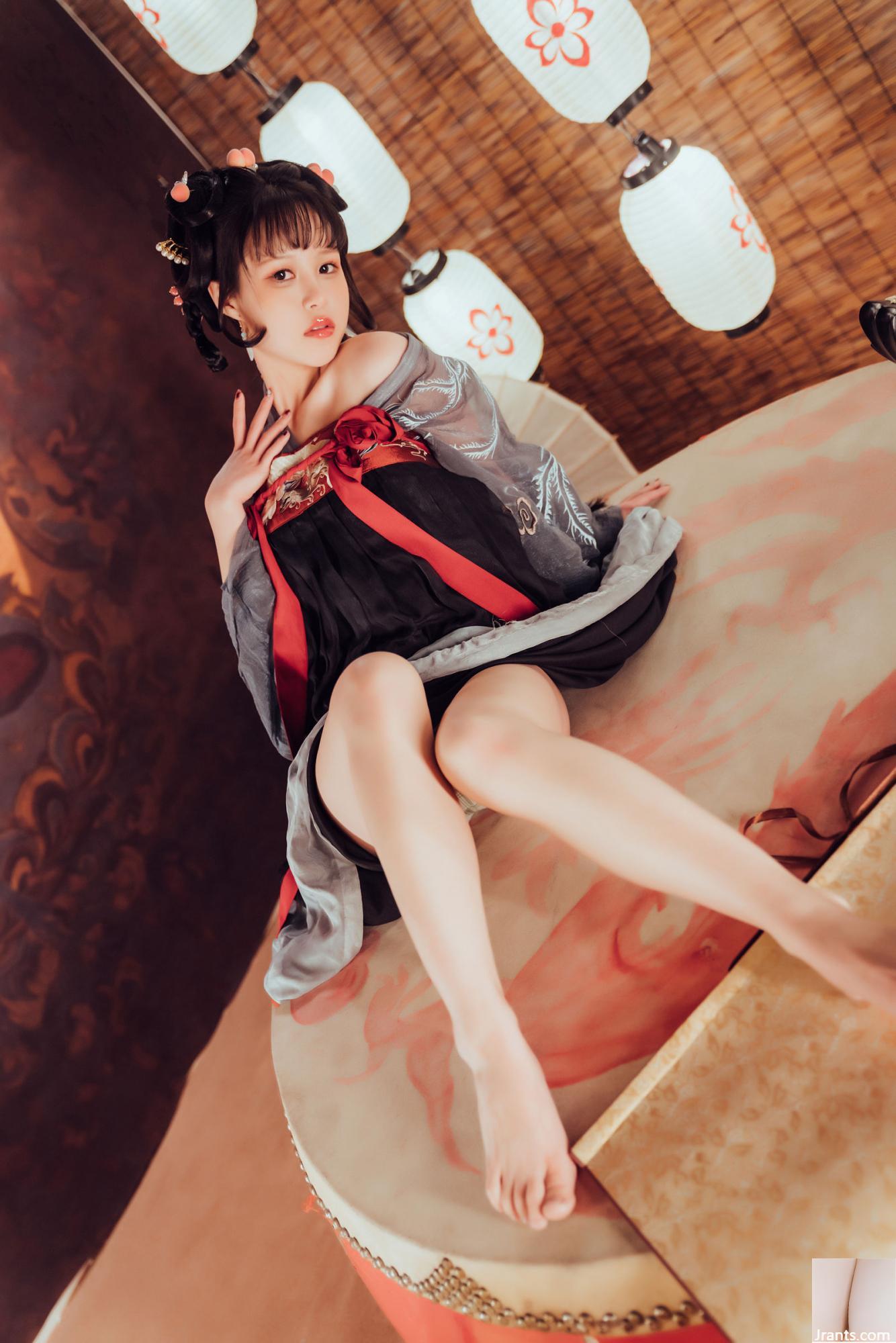 ZZ Dazzled &#8220;Pipa Jing Little&#8221; (100p)