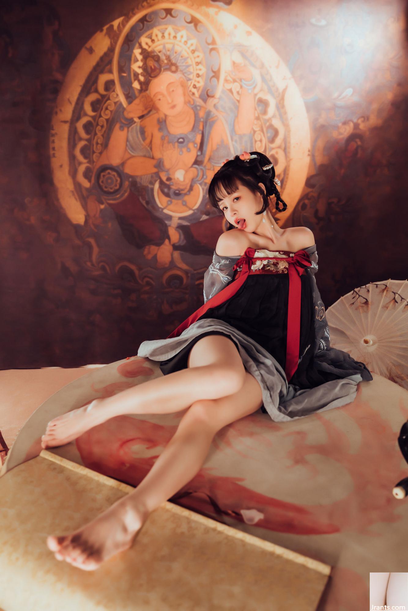 ZZ Dazzled &#8220;Pipa Jing Little&#8221; (100p)