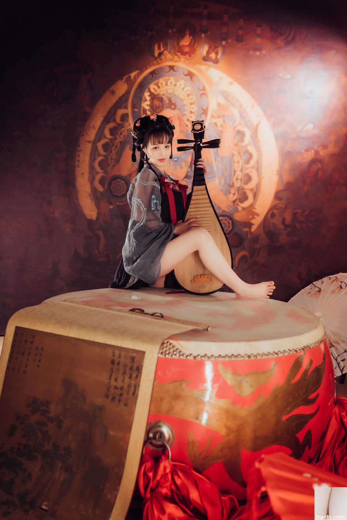 ZZ Dazzled &#8220;Pipa Jing Little&#8221; (100p)