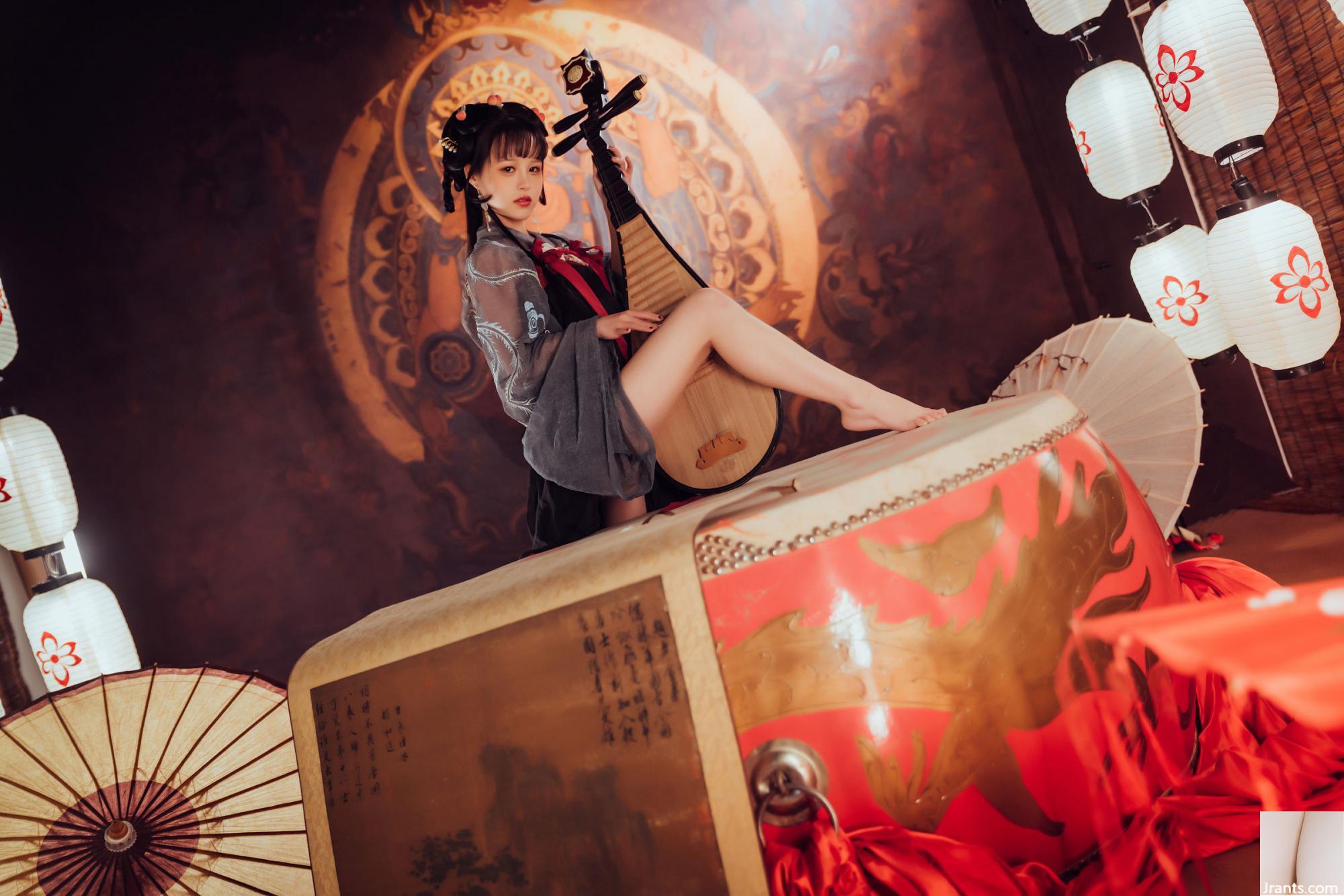 ZZ Dazzled &#8220;Pipa Jing Little&#8221; (100p)