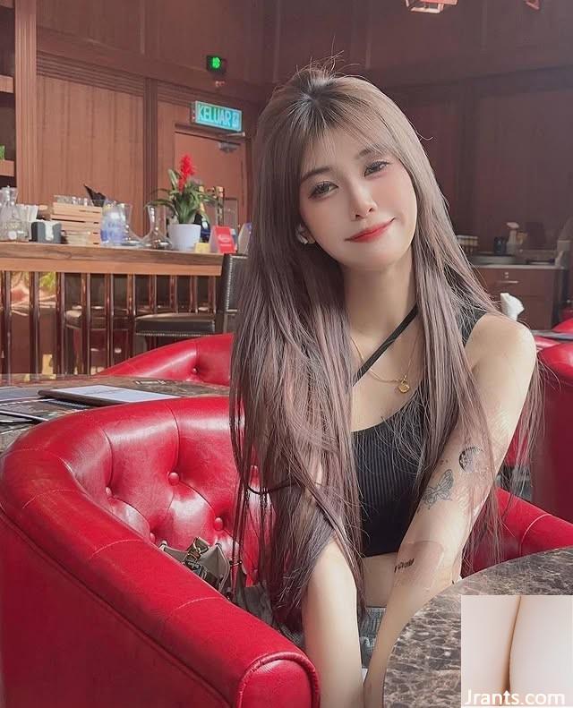 궁극적 인 피겨 곡선 &#8220;Jia 지아 Jia 지아&#8221;는 사람들이 첫눈에 사랑에 빠지게하는 마술을 가지고 있습니다 (10p)