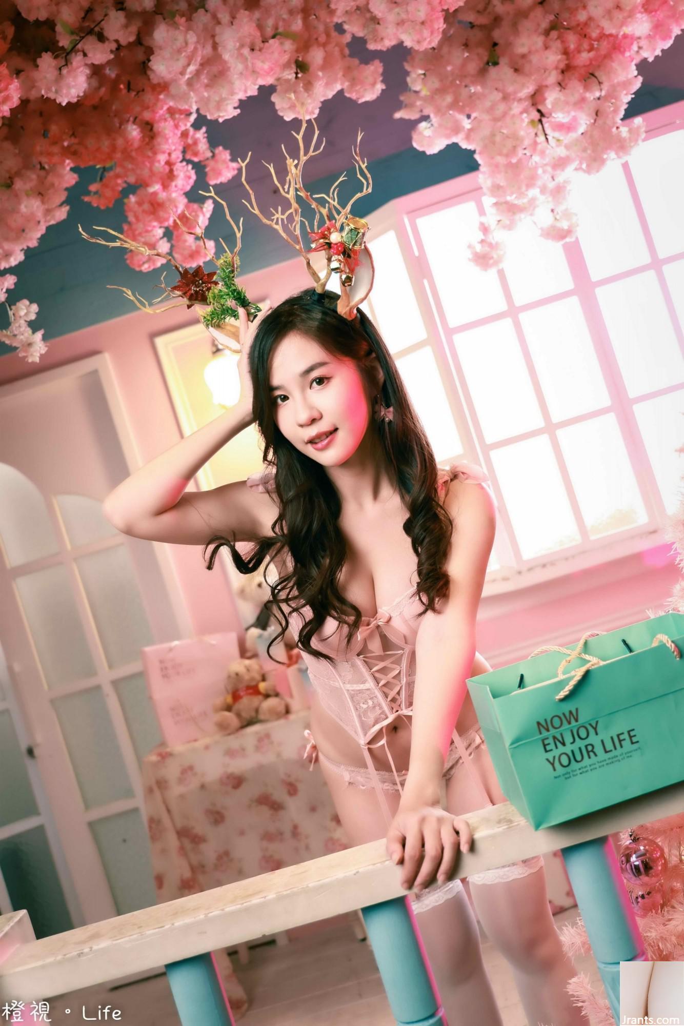 (الفصل الإضافي من الأرجل الجميلة) طراز Xiaoyou Pink Vest High Vest High Cheels Beautiful Cheels