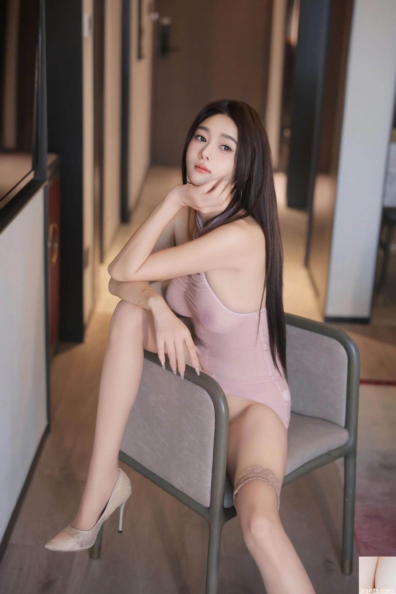 Candy Tangtang— Robe rose (partie) (102p) (89p)