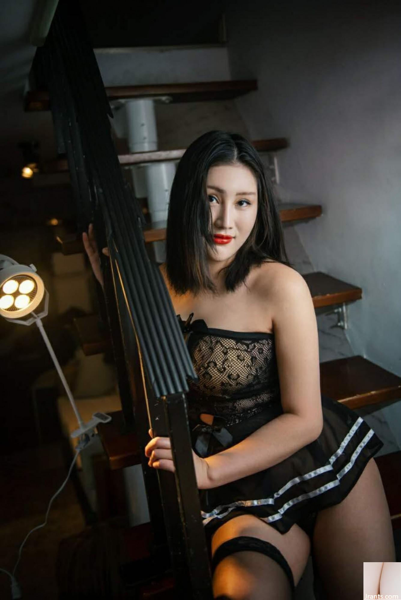 (Huang Fu) တရုတ်မော်ဒယ်လ် Lili ၏ပုဂ္ဂလိကလိင်ခန္ဓာကိုယ်ရိုက်ချက် (2020-03-25) (33p)