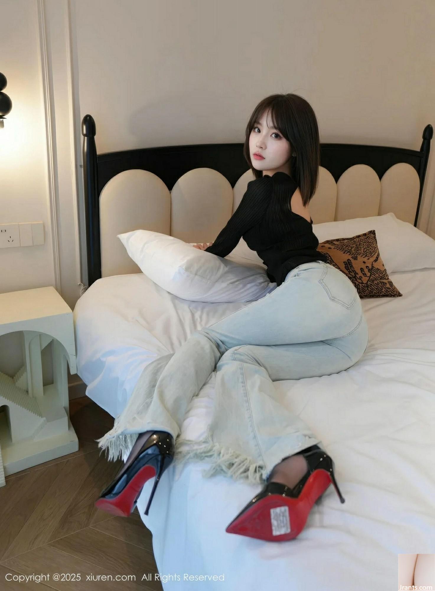 ((XiuRen) 2025.06.06 No.10374 صورة كاملة من العصير (57p)