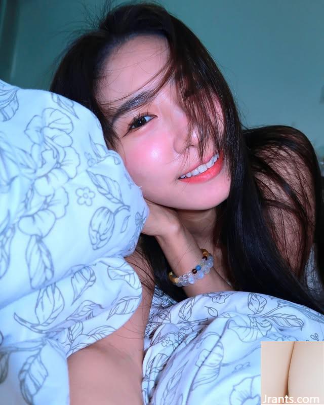 &#8220; Xiaoxiao&#8221;  ချိုမြိန်သောမျက်လုံးများသည်အလွန်ချစ်စရာကောင်းသည်။