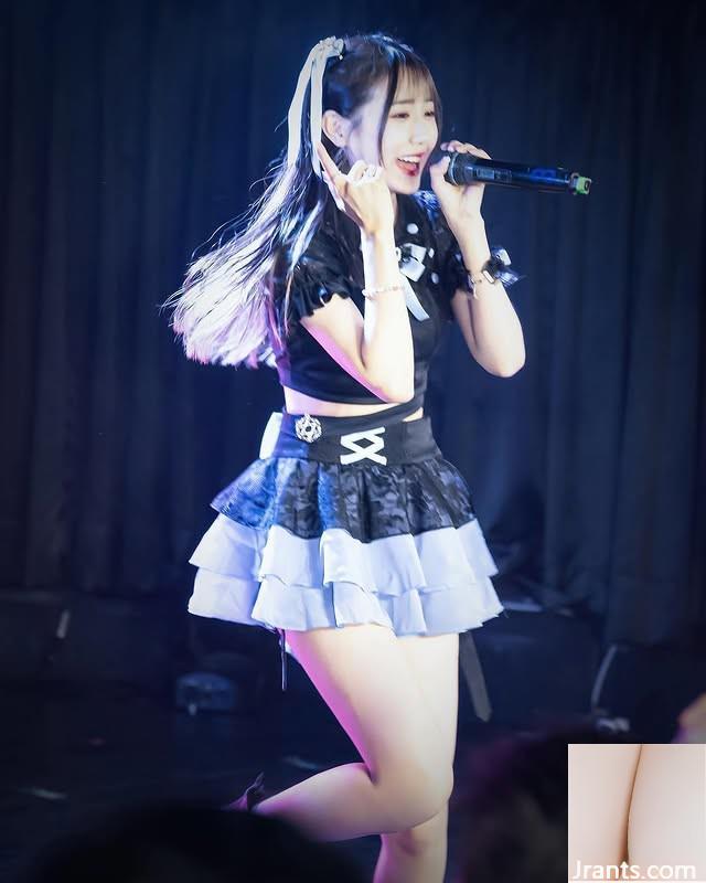 &#8220; Xiaoxiao&#8221;  ချိုမြိန်သောမျက်လုံးများသည်အလွန်ချစ်စရာကောင်းသည်။