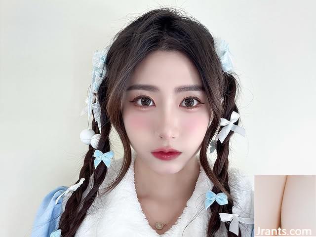&#8220; Xiaoxiao&#8221;  ချိုမြိန်သောမျက်လုံးများသည်အလွန်ချစ်စရာကောင်းသည်။