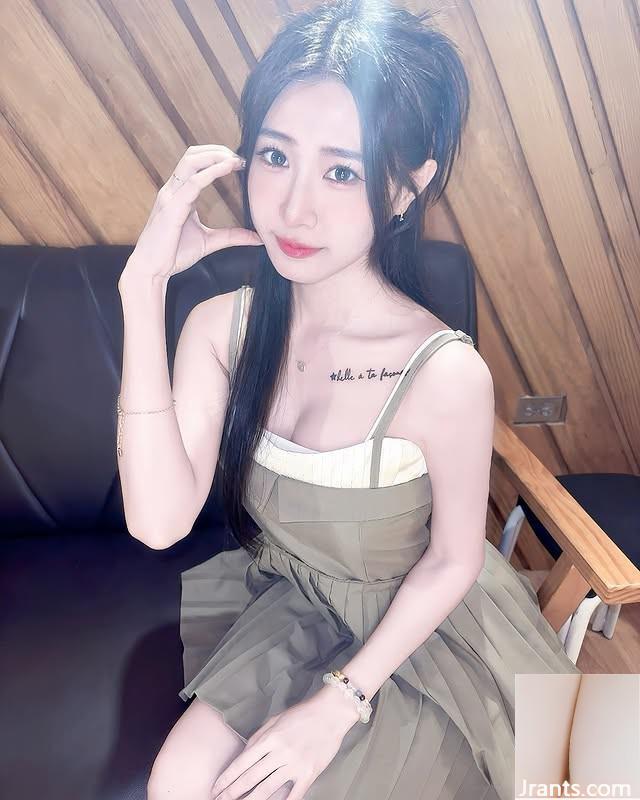 &#8220; Xiaoxiao&#8221;  ချိုမြိန်သောမျက်လုံးများသည်အလွန်ချစ်စရာကောင်းသည်။