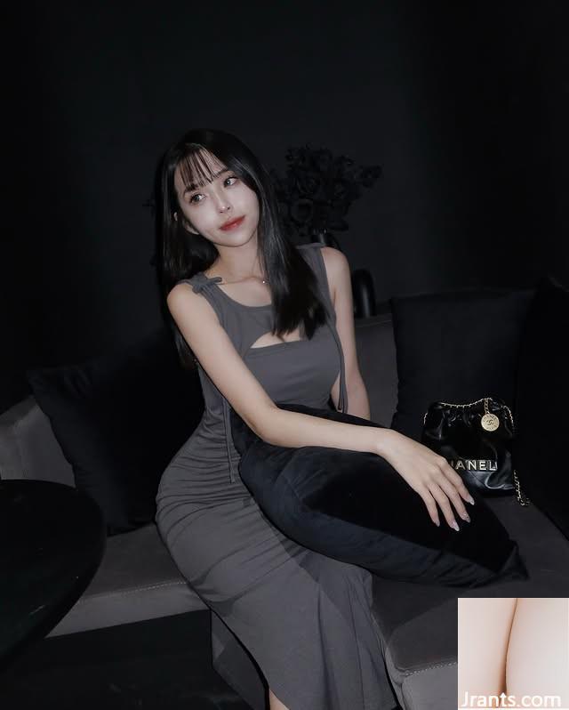 &#8220; Li Xin&#8221;  သည်သူမကြည့်ရှုသည့်နေရာတိုင်းတွင်အာရုံစူးစိုက်မှုဖြစ်သည် (10p)