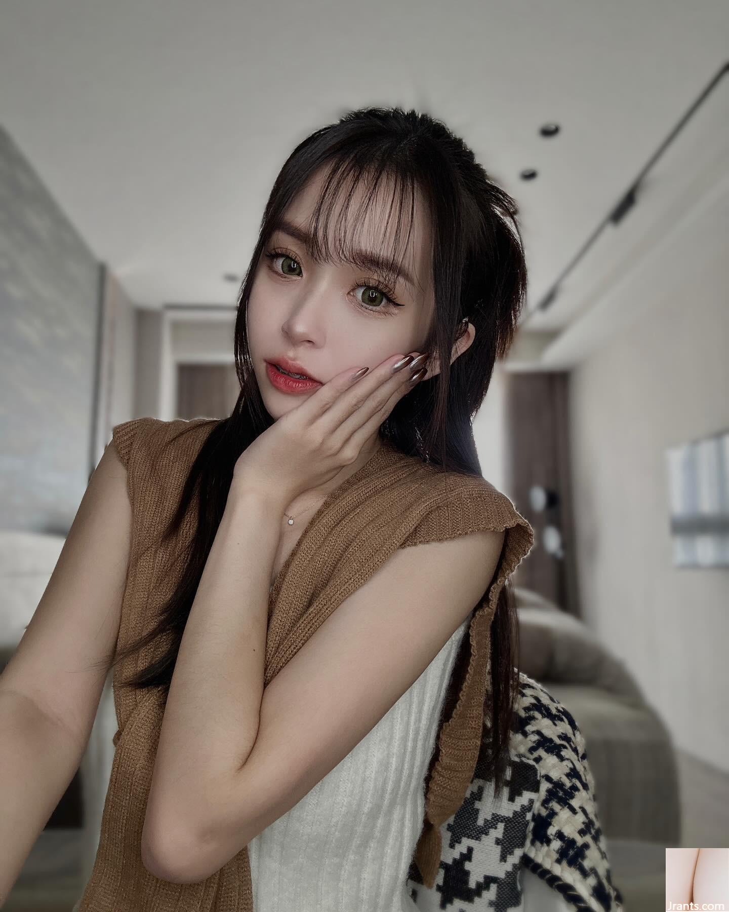 &#8220; Li Xin&#8221;  သည်သူမကြည့်ရှုသည့်နေရာတိုင်းတွင်အာရုံစူးစိုက်မှုဖြစ်သည် (10p)