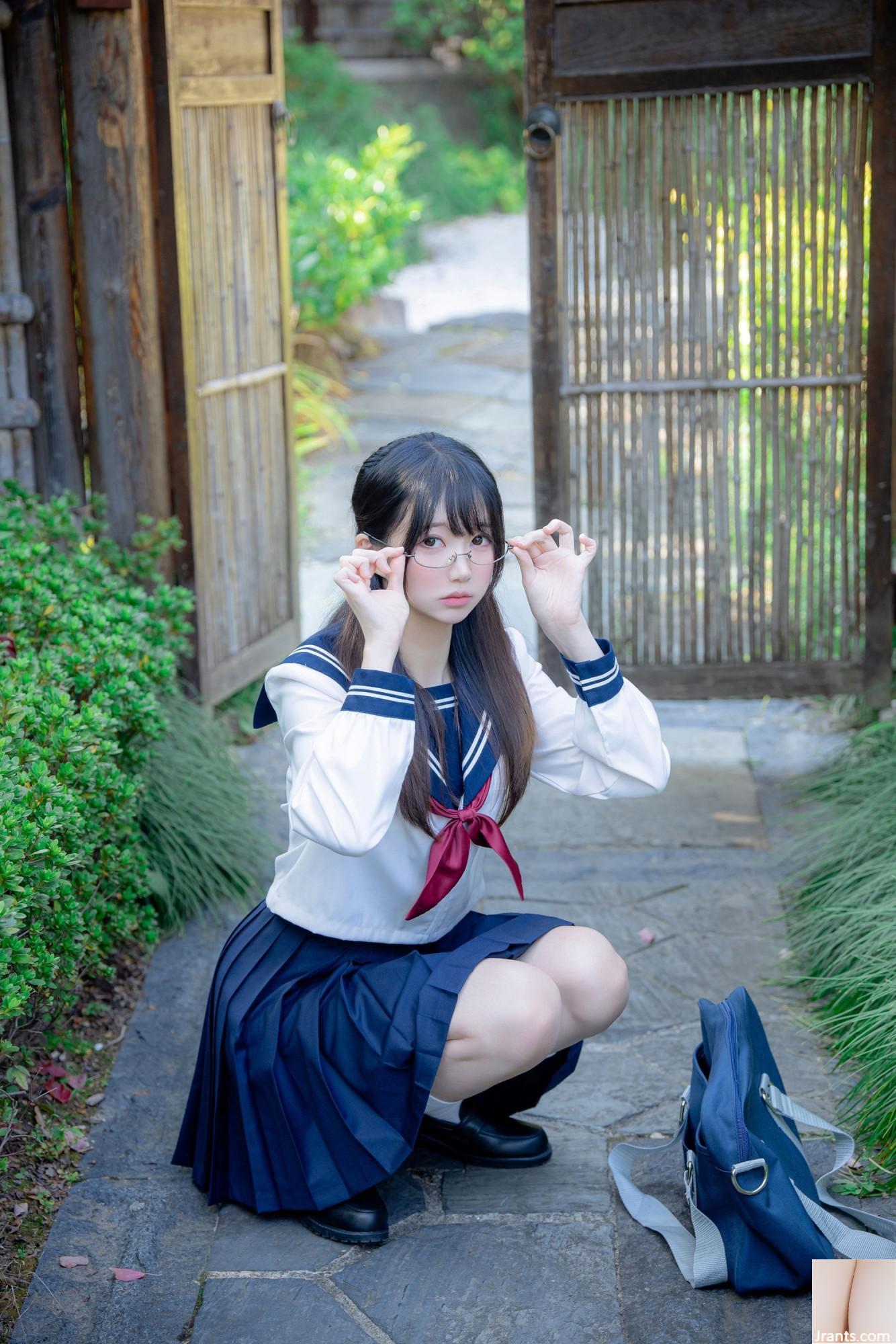 (مجموعة على الإنترنت) Girlmare Girl Monster Meow &#8220;The True Face&#8221; VIP Exclusive (93p)