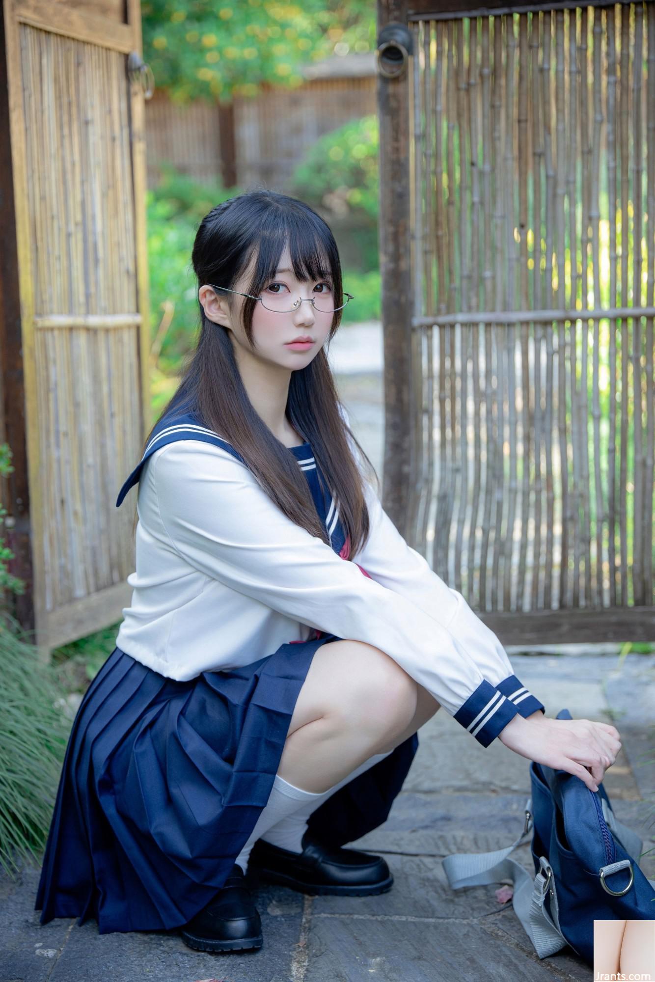(مجموعة على الإنترنت) Girlmare Girl Monster Meow &#8220;The True Face&#8221; VIP Exclusive (93p)
