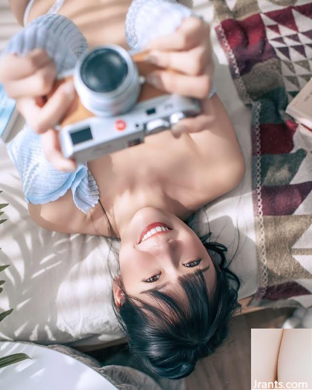 « Cynthia XIXI » Les seins dodus sont si accrocheurs (10p)