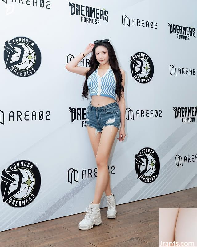 Siapa yang bisa berdiri tampilan kecantikan online seksi &#8220;Ariel C&#8221; (10p)