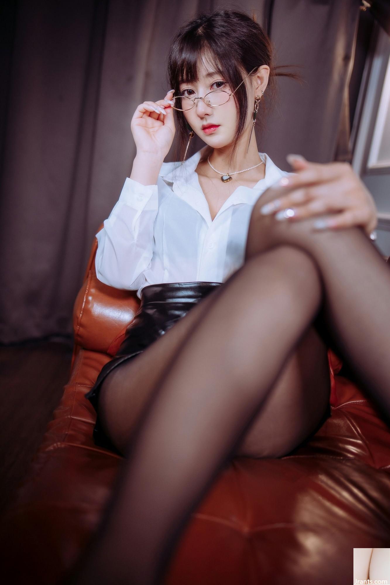 (Collection sur Internet) Girl de protection sociale Mimi Hanyu « jupe en cuir semi-translucentes ol » VIP Exclusive (35p)