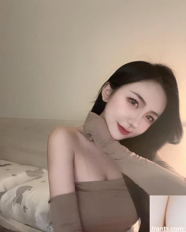 Dominering et belle fille « Rongrong » a une silhouette folle (10p)