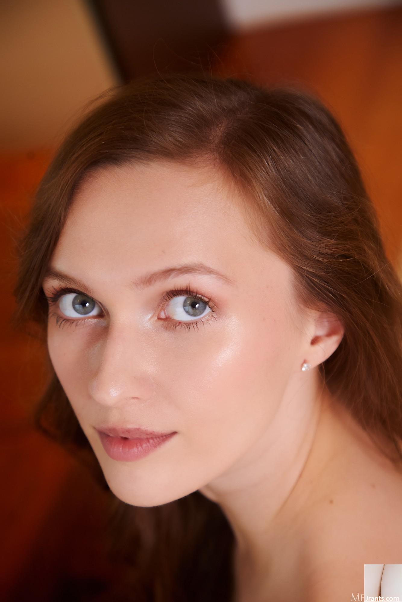 Stacy Cruz &#8211; Charming Beauty (122p)