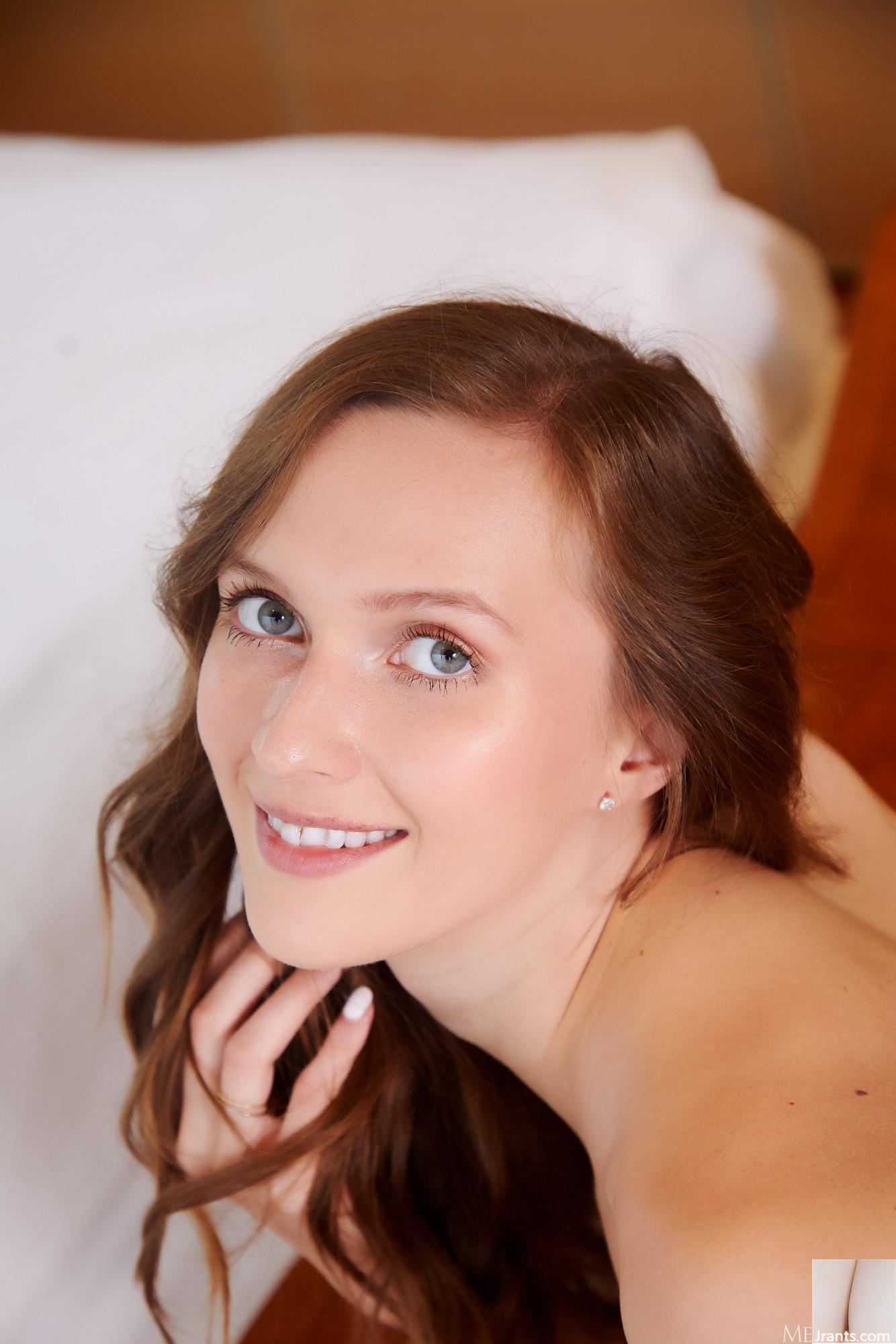 Stacy Cruz &#8211; Charming Beauty (122p)