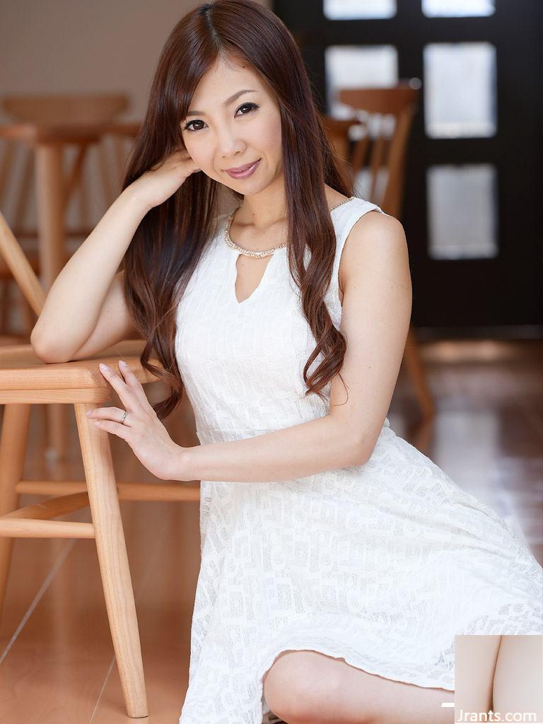 &#8220;Penyembuhan seorang istri selebriti kecil yang cantik&#8221; Yoshida Mio (30p)