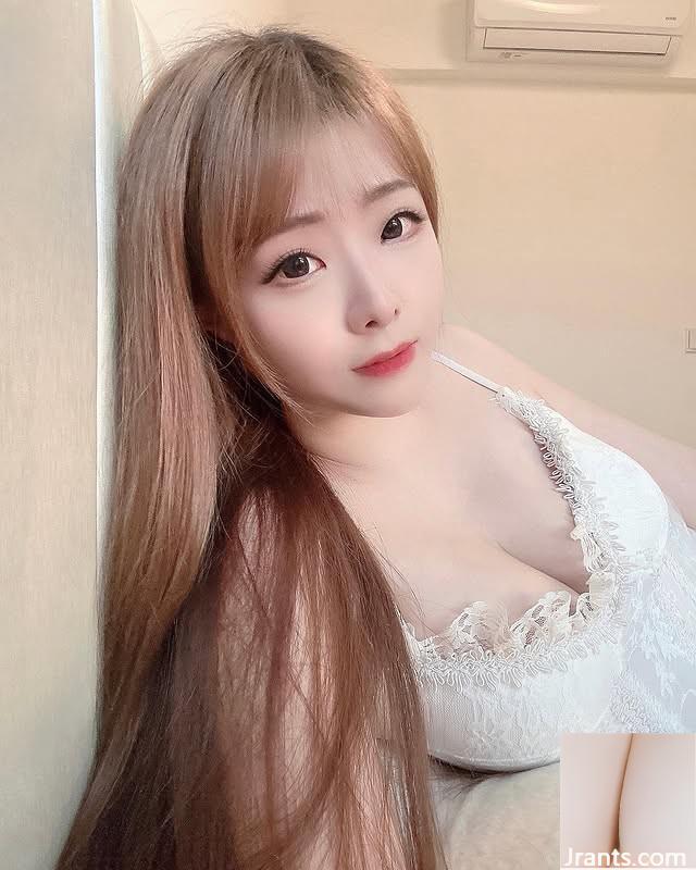 &#8220;Zhang Xiaorou&#8221; جميلة وراء الواقع (10p)
