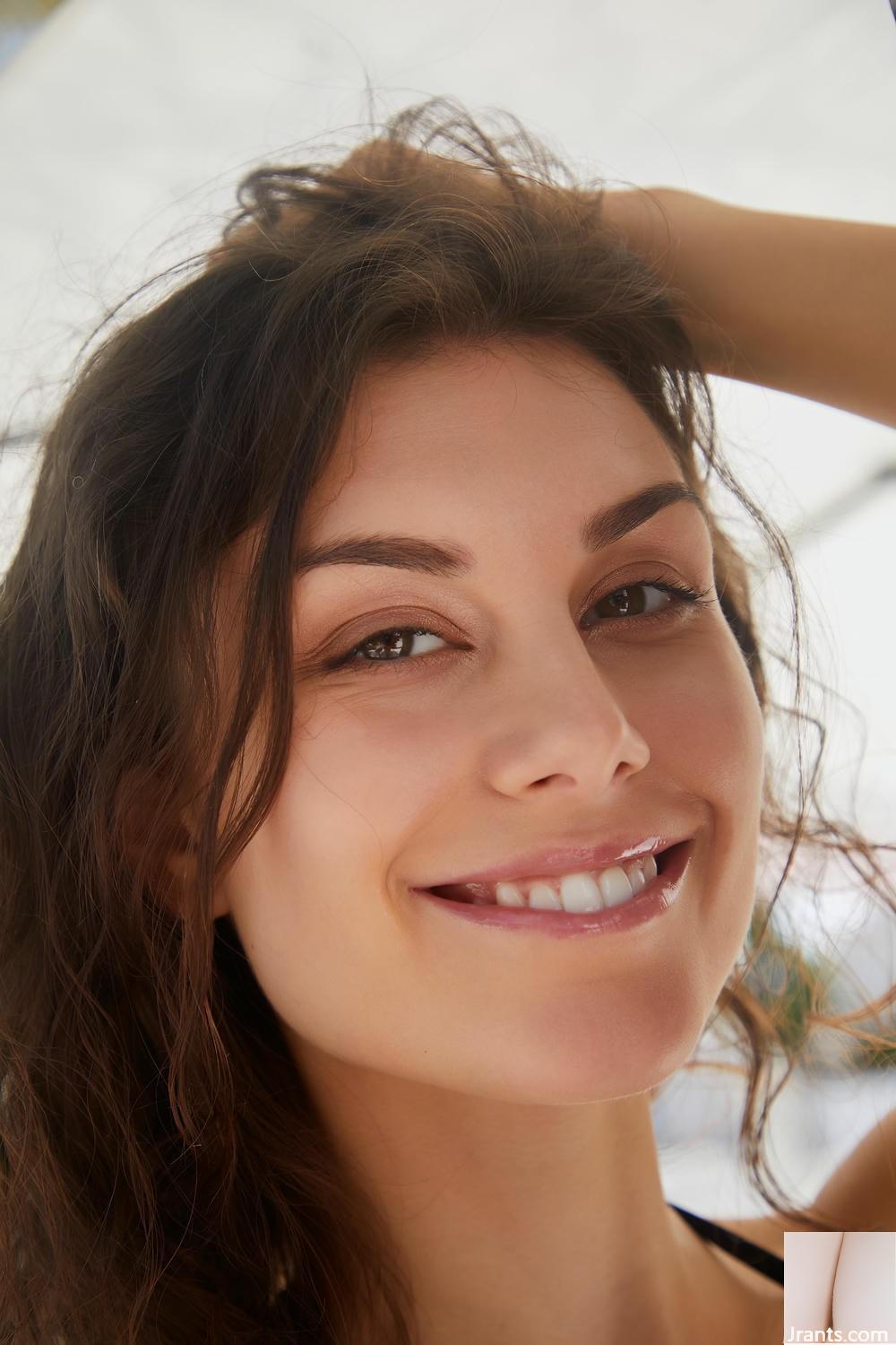 (MetArt) 14 Mei 2025 &#8211; Andrea &#8211; Liburan Sempurna (145p)