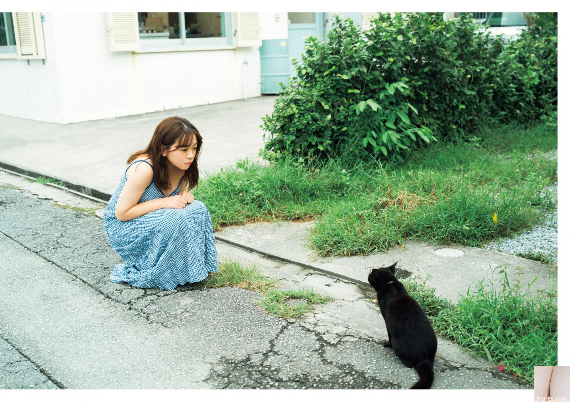 Takeda Tomoka 1st Photo Album Ava أعلاه (88p)