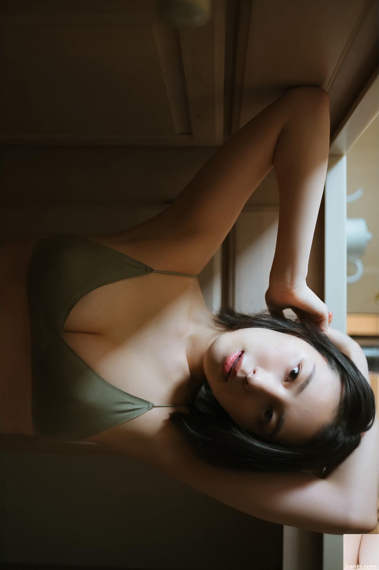 (Aiki Iori) A escala é muito grande! A curva quente é irresistível (33p)