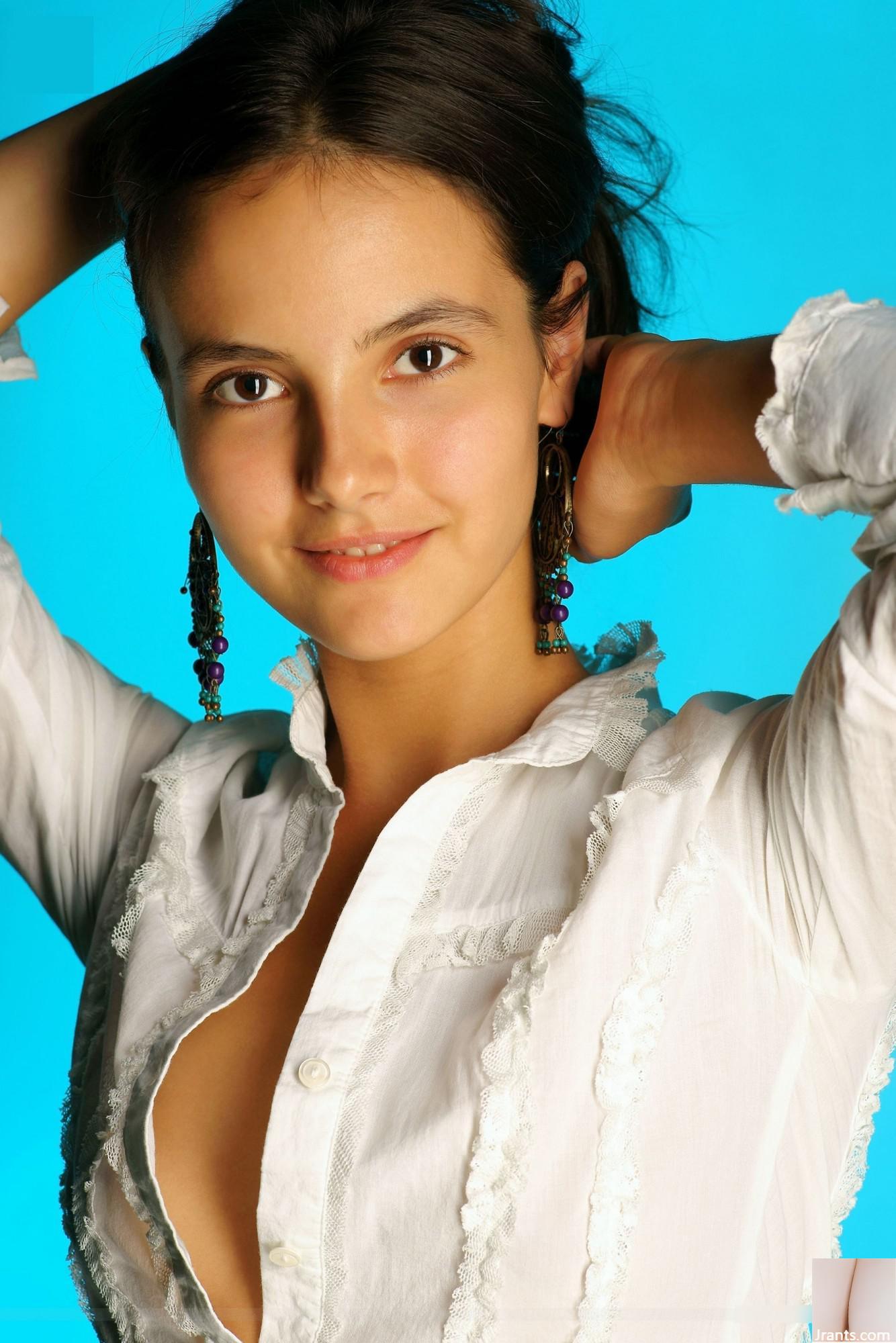 Nude In Russia ساندرا شهیریزادا (163p)