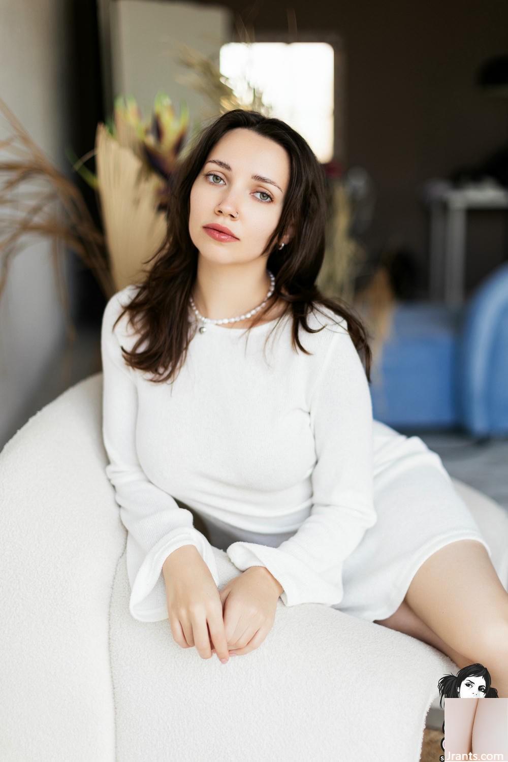 (Suicide Girls) 15 مه 2025 &#8211; Lerahon &#8211; Melting Sugar (60p)