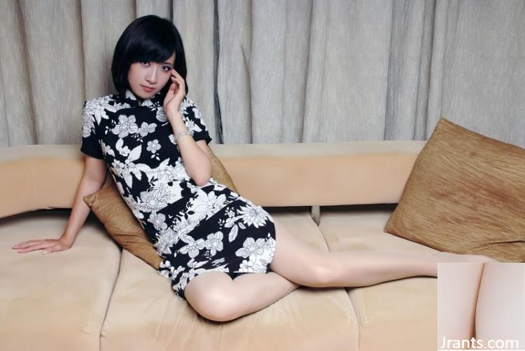 آیا لباس زیر در Cheongsam وجود دارد؟ به نظر می رسد خلاء است (18p)