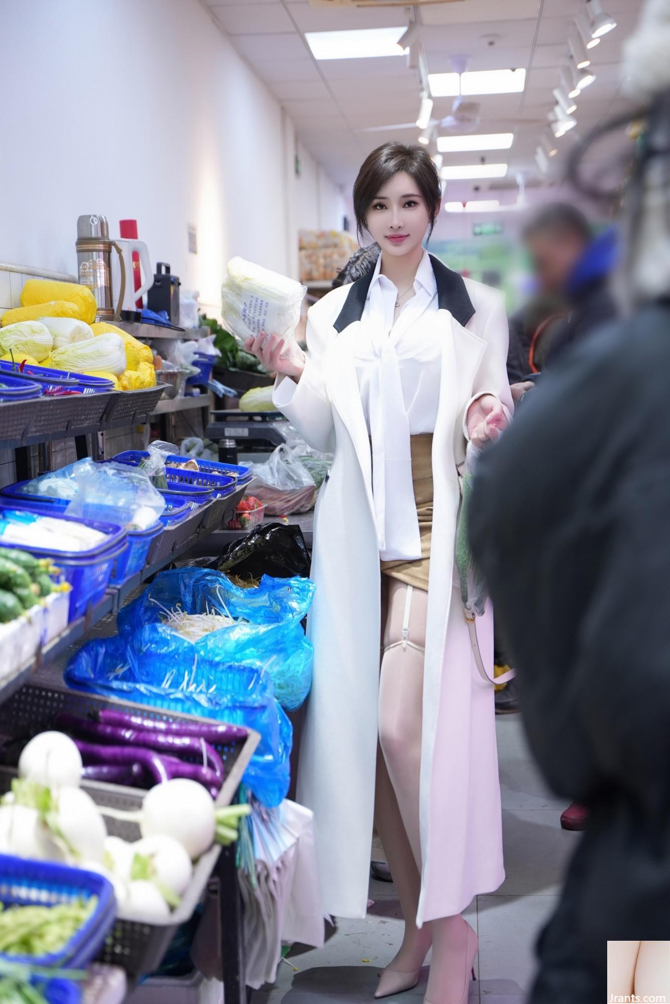 Le travailleur des cols blancs de Zhou Yanxi achète des légumes et rentre à la maison (95p)