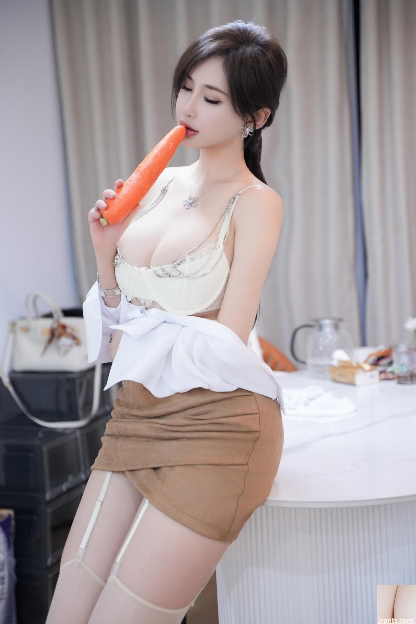 Le travailleur des cols blancs de Zhou Yanxi achète des légumes et rentre à la maison (95p)