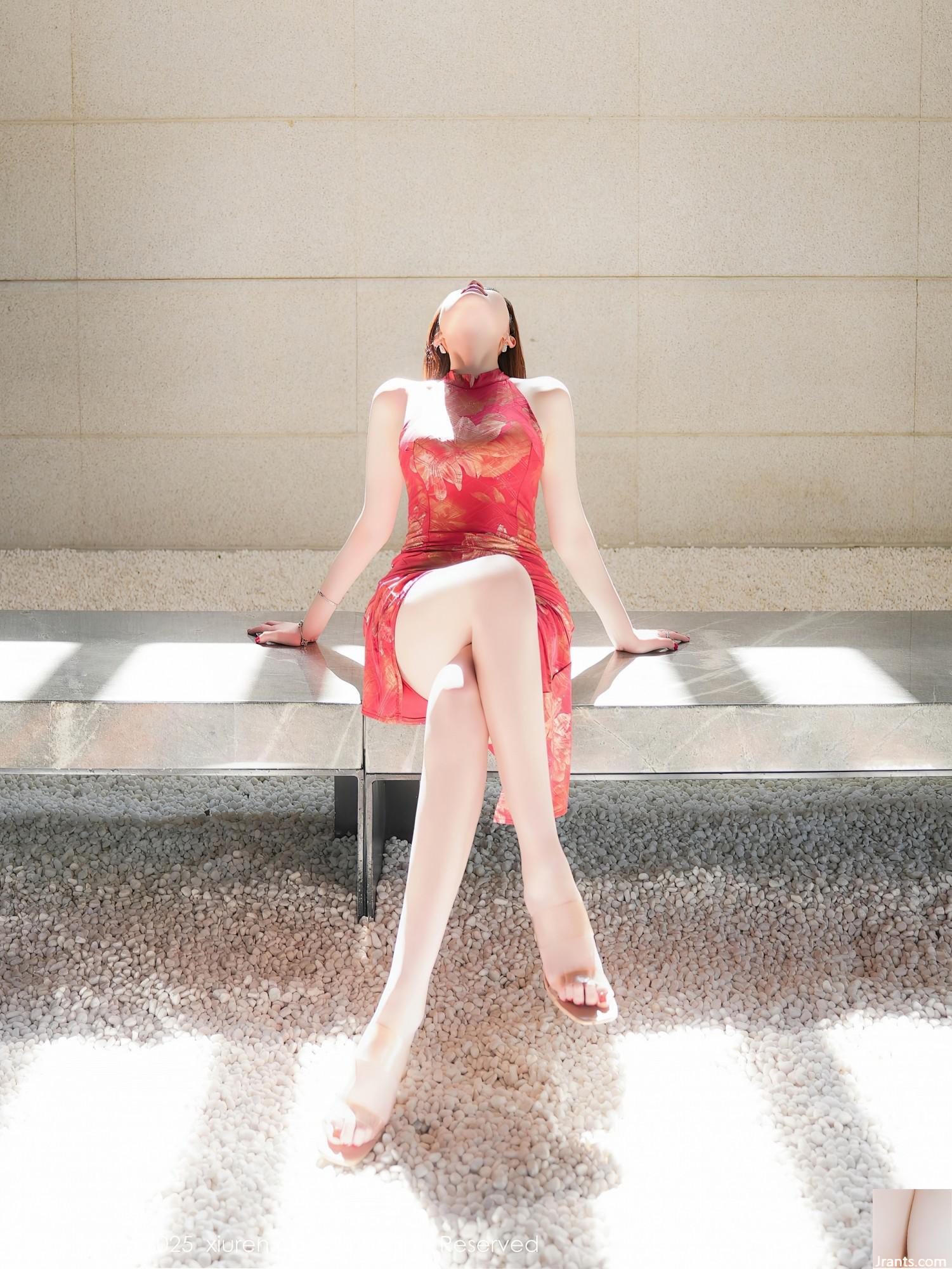 Carol Zhou Yanxi x Cheongsam belles fesses (55p)
