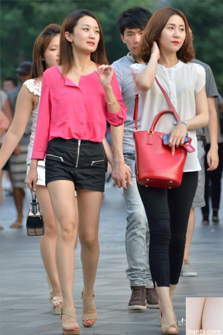 (Collection en ligne) Photographie de rue et belles jambes Beauties 1 (64p)
