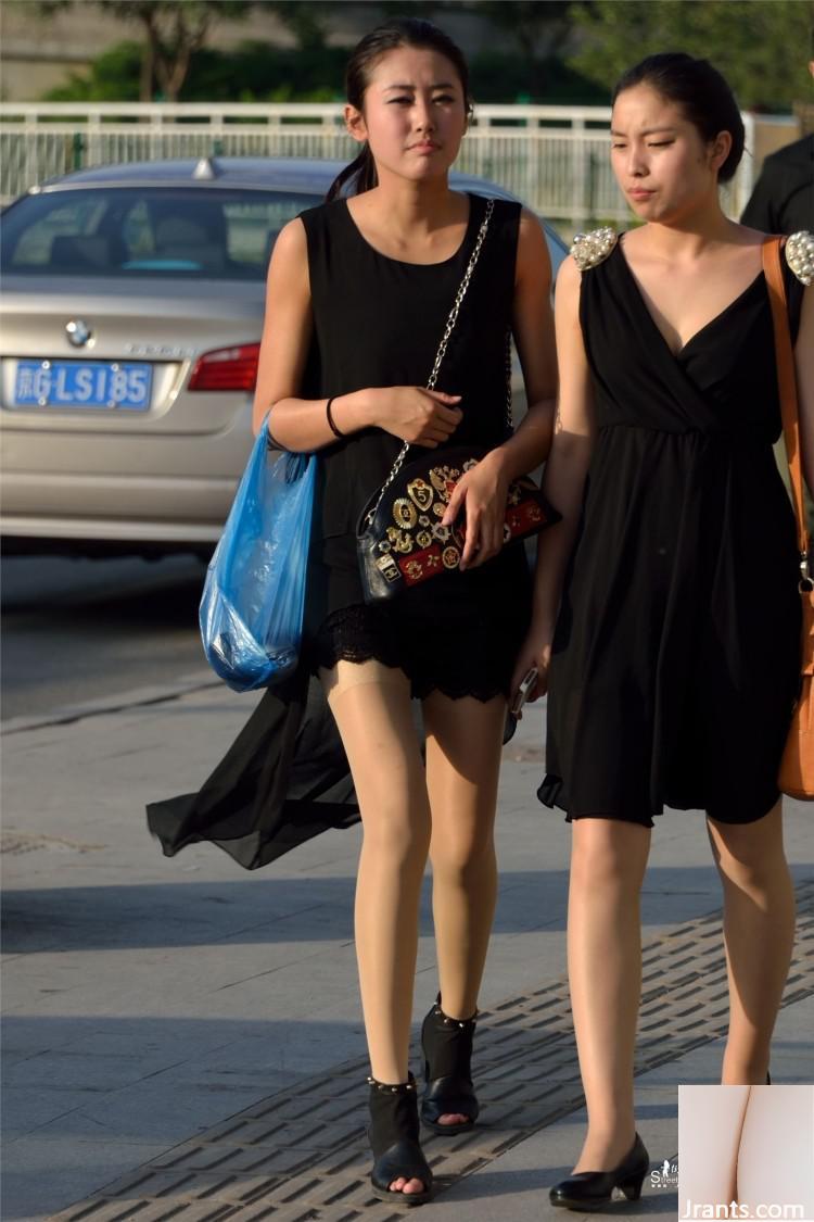 (Collection en ligne) Photographie de rue de belles femmes avec des bas accrocheurs 1 (70p)