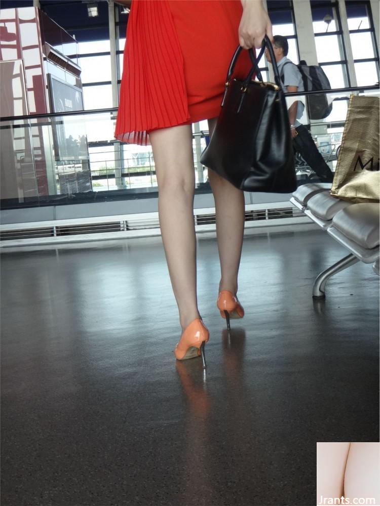 (Collection en ligne) Photographie de rue de diverses belles jambes et beautés: 24 (38p)