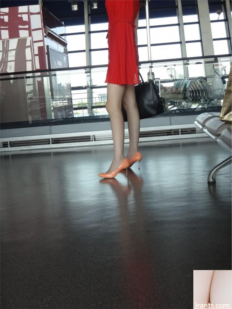 (Collection en ligne) Photographie de rue de diverses belles jambes et beautés: 24 (38p)