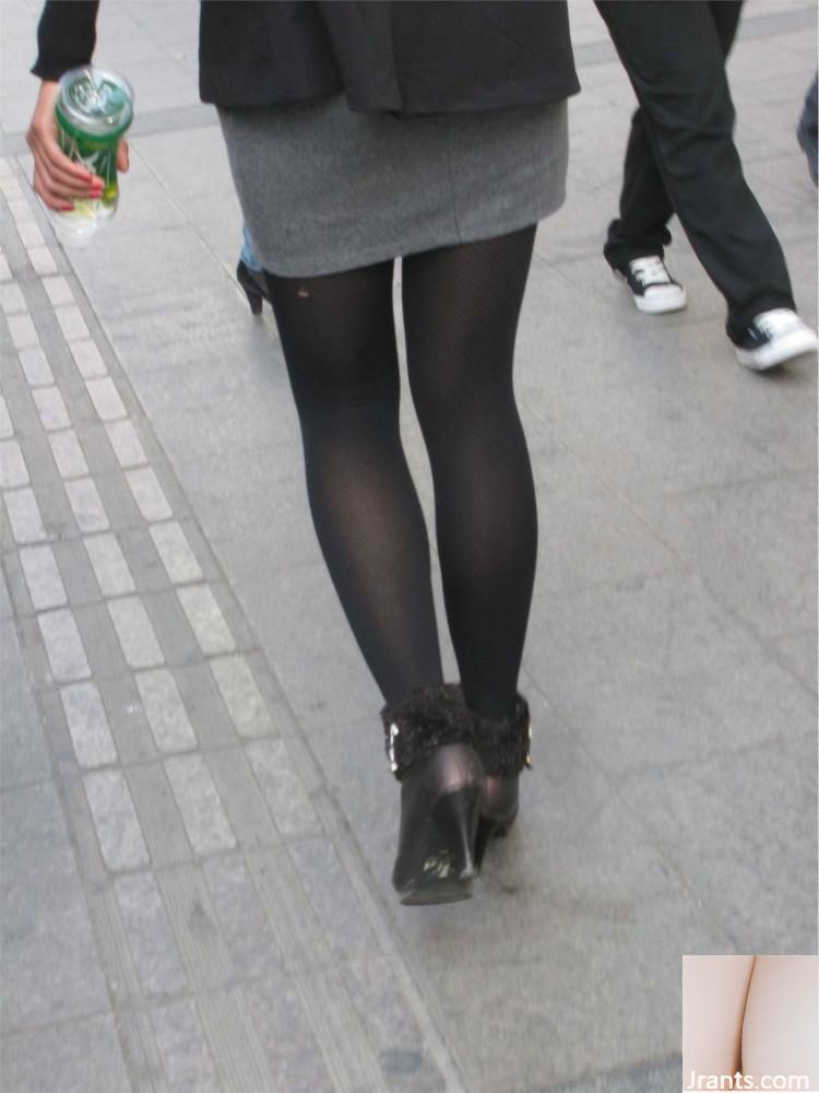 (Collection en ligne) Photographie de rue de diverses belles jambes et beautés: 24 (38p)