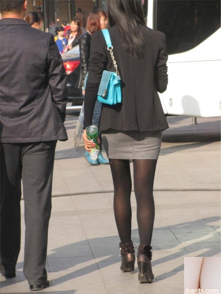 (Collection en ligne) Photographie de rue de diverses belles jambes et beautés: 24 (38p)
