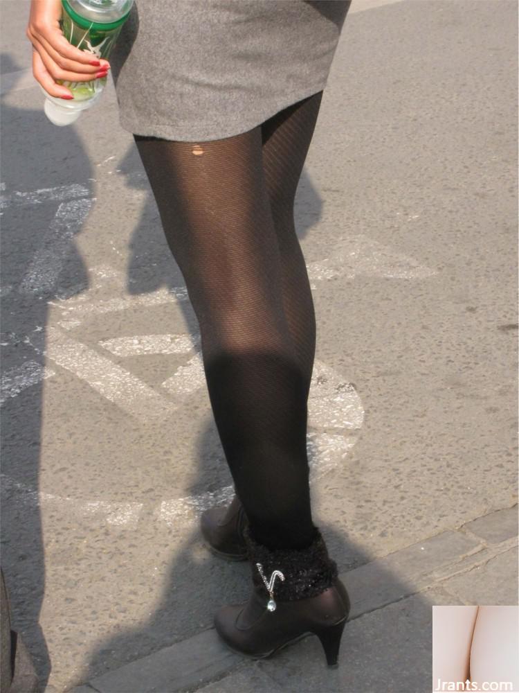 (Collection en ligne) Photographie de rue de diverses belles jambes et beautés: 24 (38p)