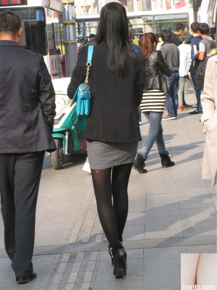 (Collection en ligne) Photographie de rue de diverses belles jambes et beautés: 24 (38p)