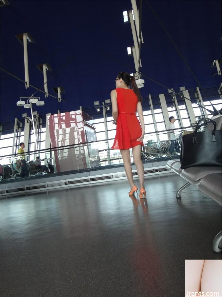(Collection en ligne) Photographie de rue de diverses belles jambes et beautés: 24 (38p)