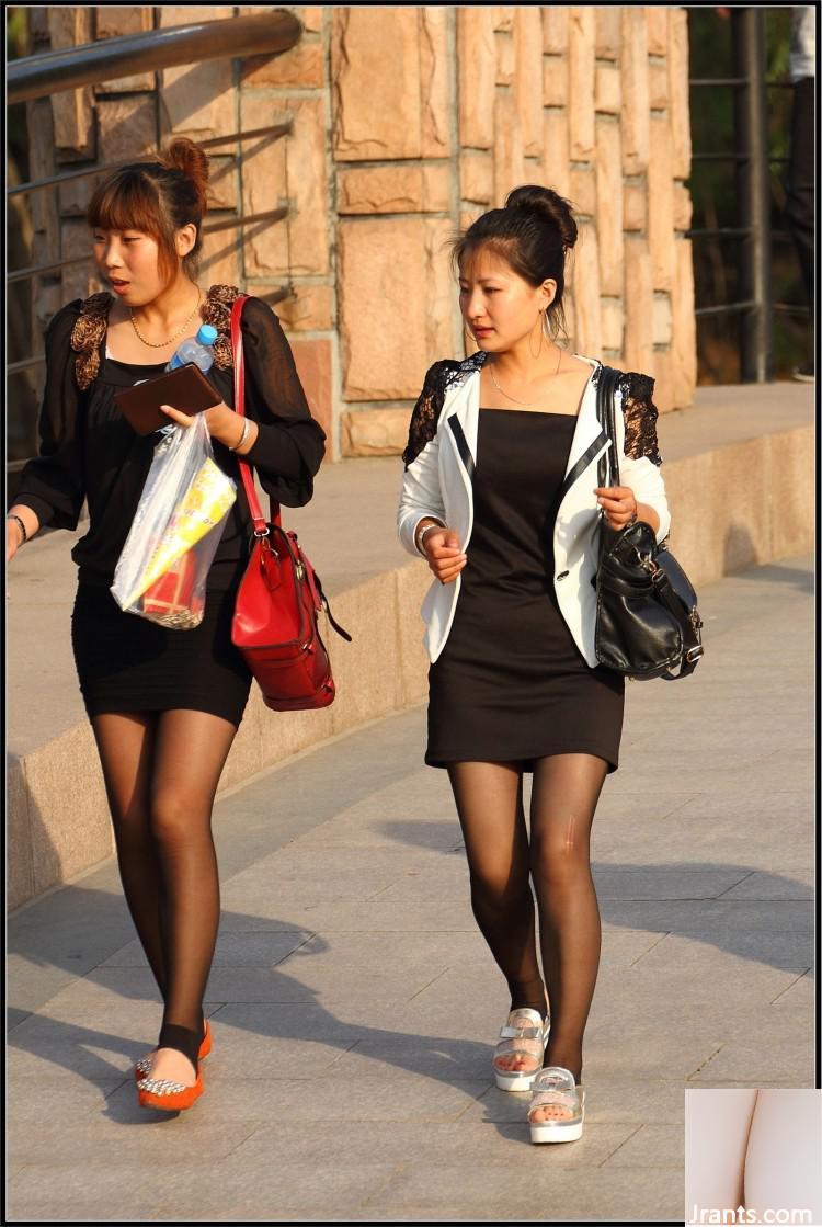 (مجموعه آنلاین) عکاسی خیابانی از پاها و زیبایی های مختلف 23 (37p)