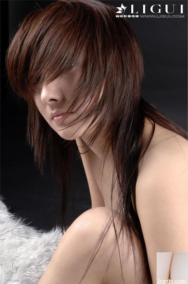 (Ligui Internet Beauty) Ligui a une rare belle image de la soie noire de Xiao Ding dans le ciel Kelly (25p)