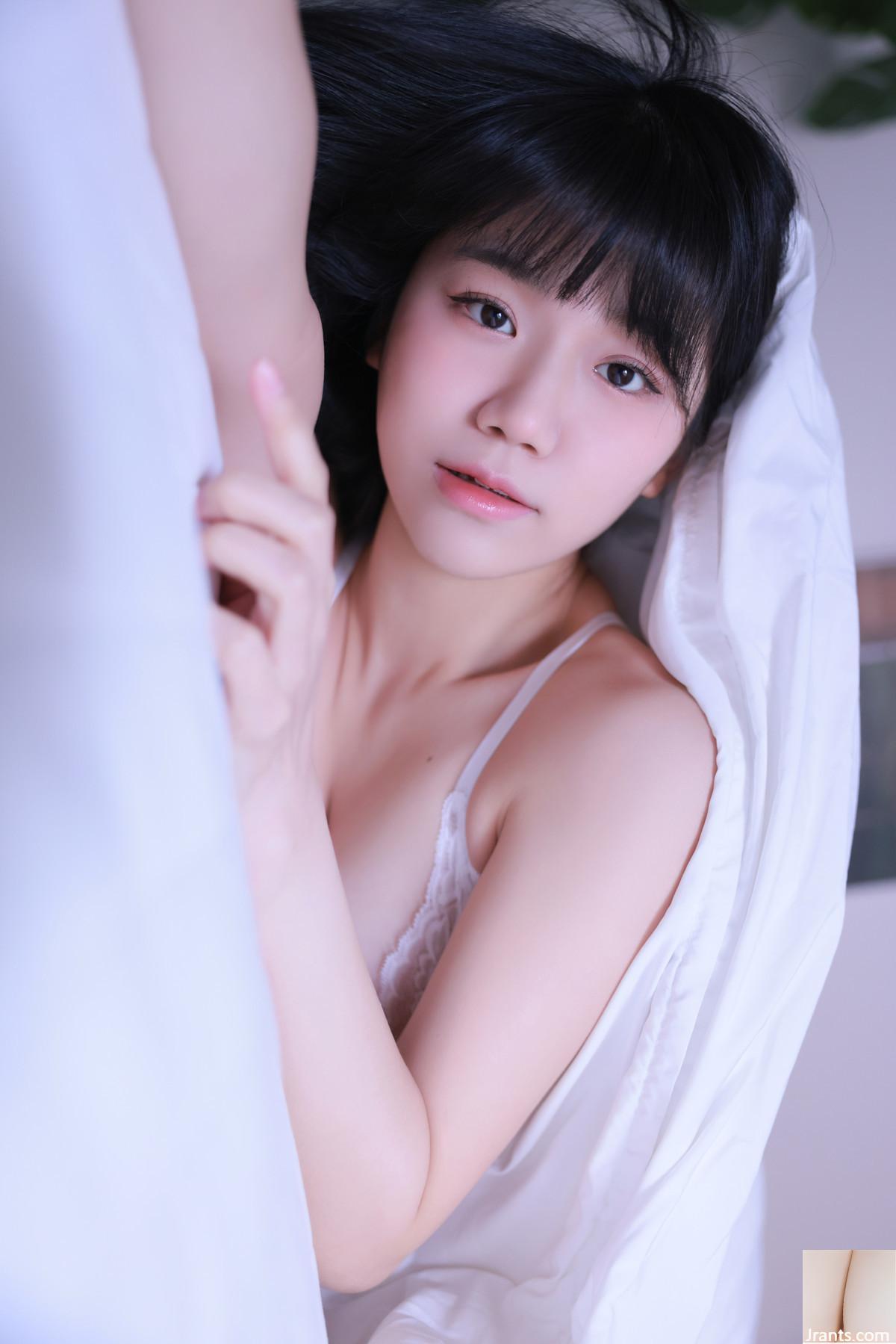 (Yui) جسم النموذج المثير للنموذج الكوري لا يقاوم (63p)