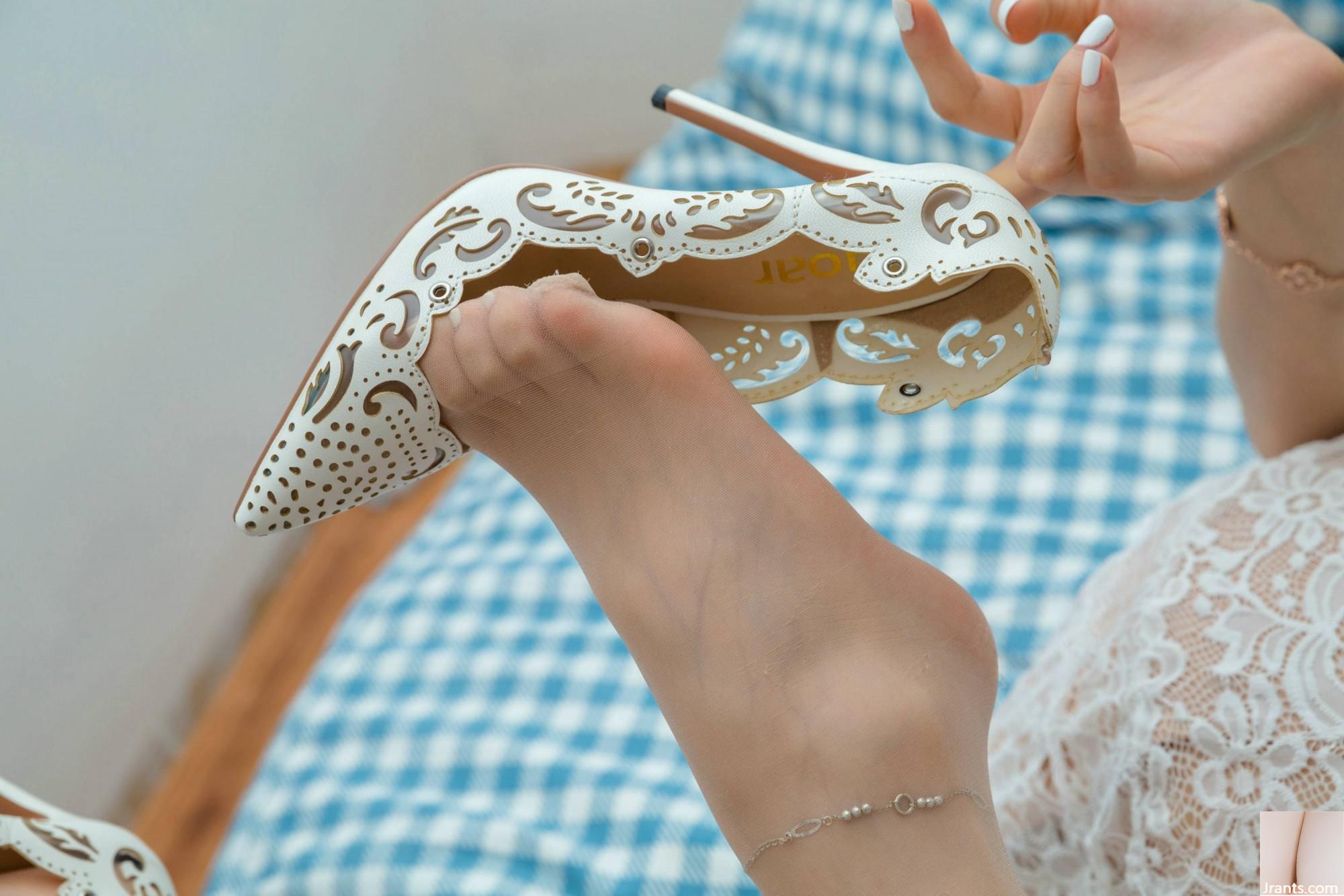 (Koleksi Kaki Cantik di Internet) Model cantik berkaki panjang Jiaye &#8220;White Lotus Girlfriend&#8221;